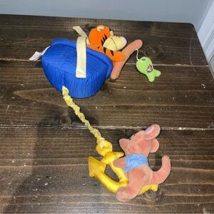 Vintage Disney Winnie Pooh Tigger roo musical pull-down toy